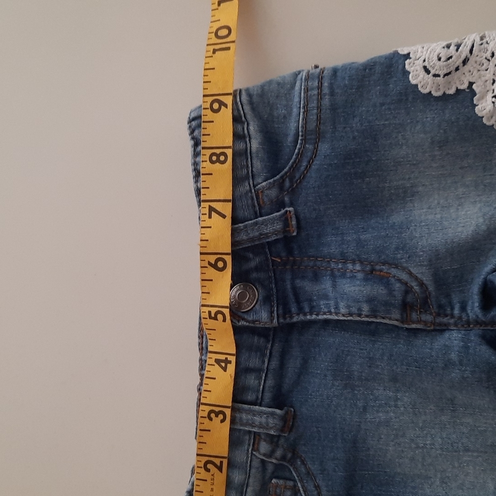 Shorts by Cat & Jack - Size 3T - Picture 5 of 6